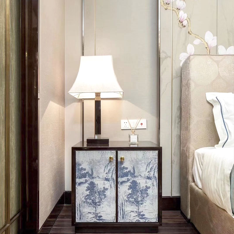 logam trim tepi jubin