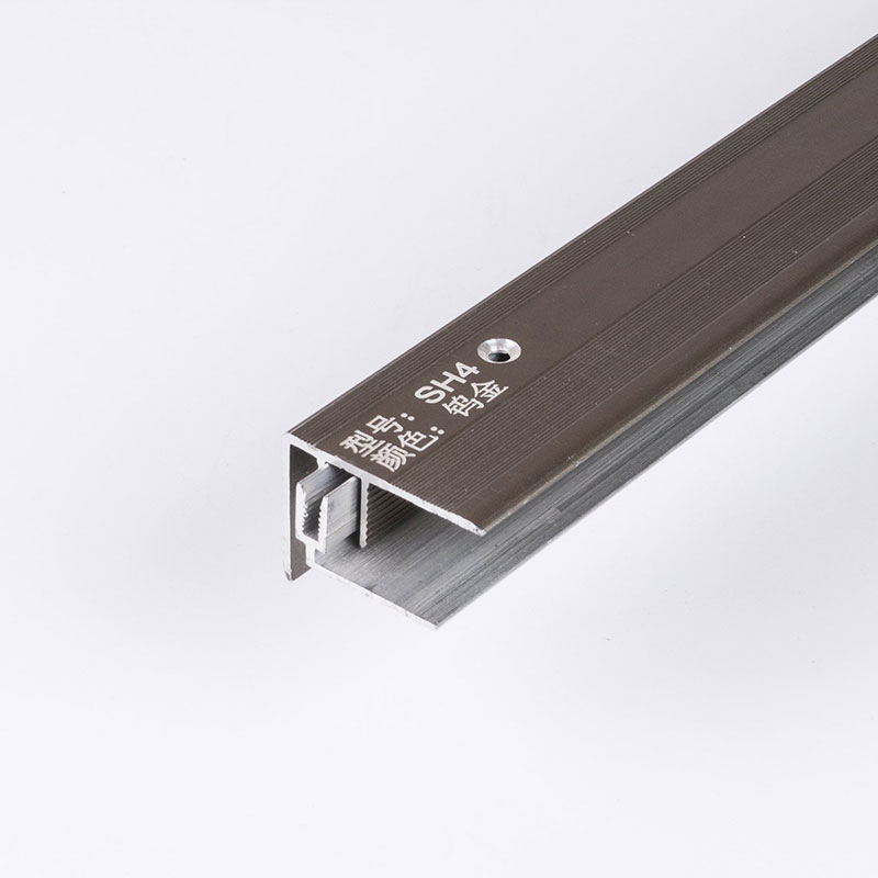 Kemasan tepi jubin yang disesuaikan untuk tangga