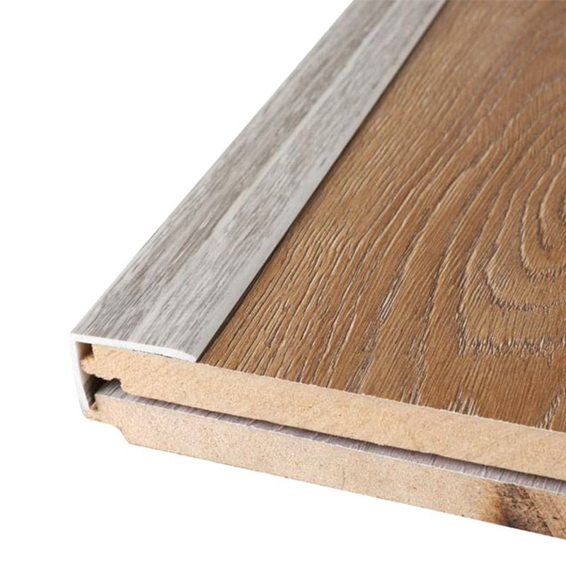  Jalur tepi tangga berbentuk F