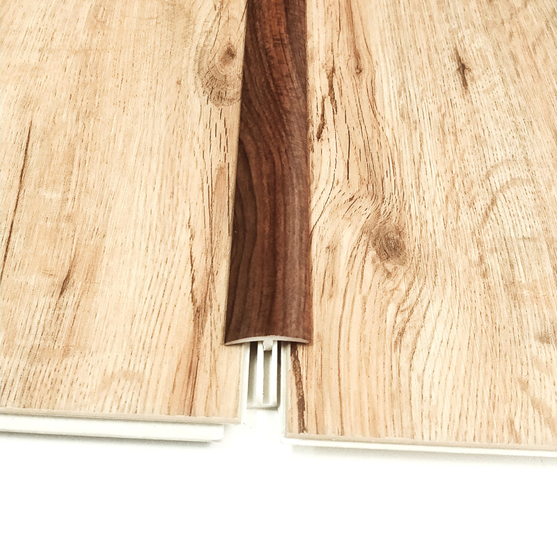 Jalur peralihan lantai UPVC