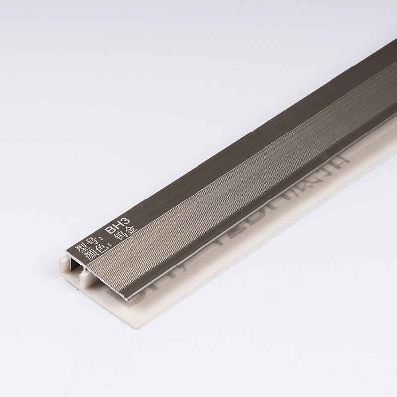 Bahagian tepi jubin lantai dalaman