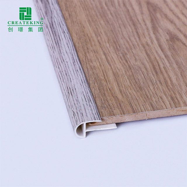 Hidung Tangga PVC Bulat 40*20mm