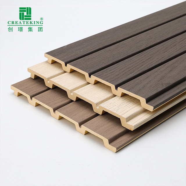 Panel Dinding Bergalur PVC Kemasan Kayu 170*11mm