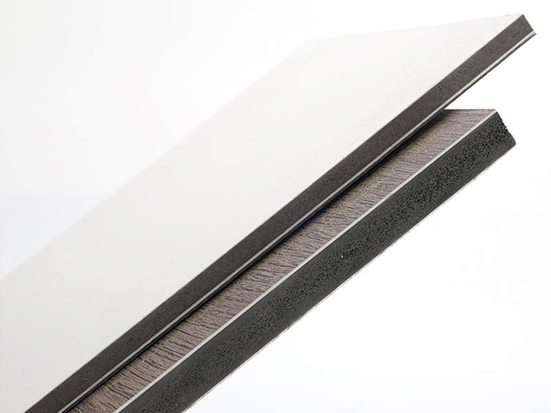 Apakah Bahan Plat Kristal Karbon?