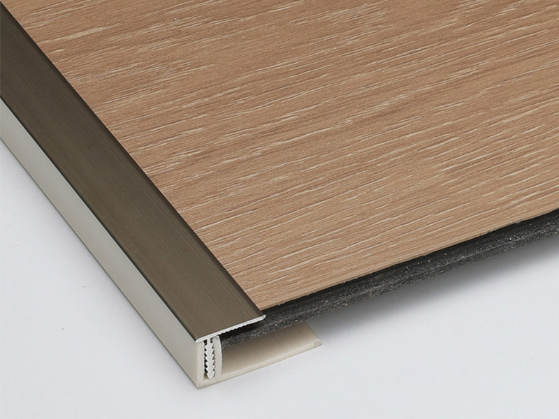 Jalur Peralihan Kelim Lantai Moulding T Offset