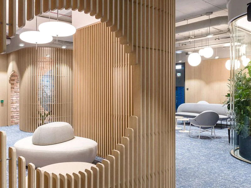 Bagaimana Anda Menggayakan Dinding Pejabat?