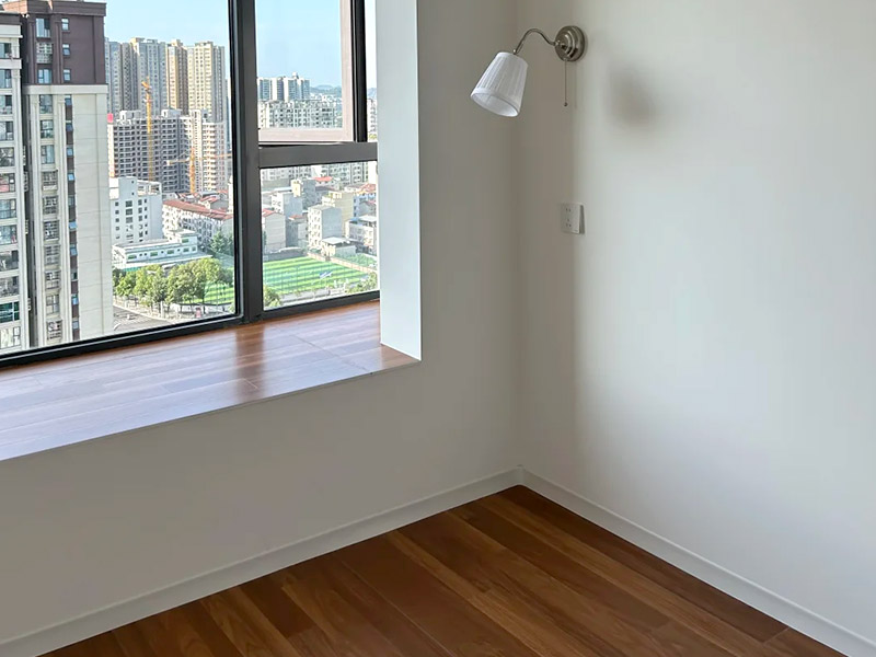 Papan Skirting Pelekat Sendiri