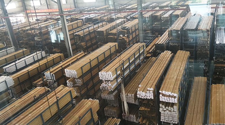 Panel dinding PVC, skirting dan aksesori lantai - dikeluarkan di China