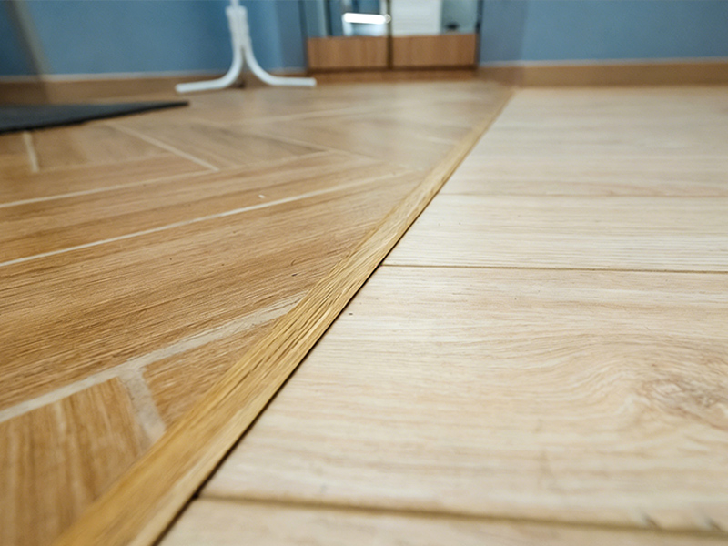 Bilakah Saya Harus Menggunakan Jalur Peralihan untuk Lantai?