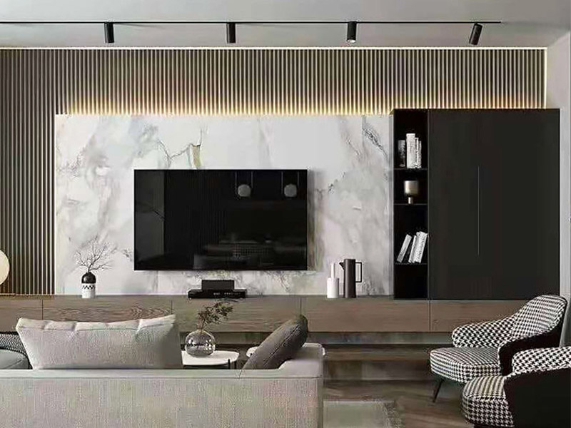 Bagaimana saya menjadikan tv saya kelihatan baik di dinding?