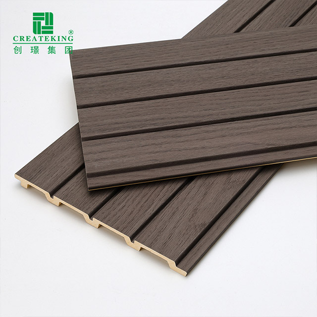 Panel Dinding Bergalur PVC Kemasan Kayu 170*11mm