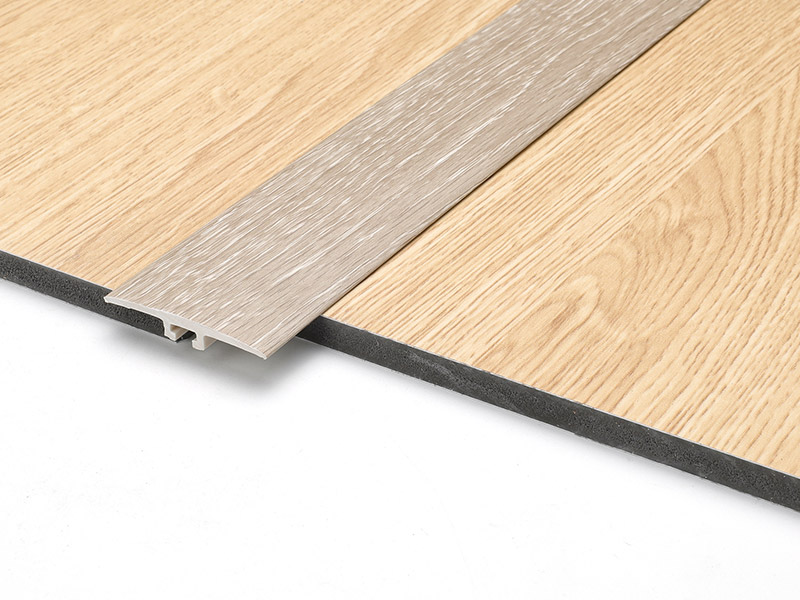 Jalur Ambang Pintu Kesan Kayu SPC 42*6.6mm