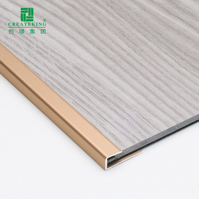 Kemasan Tepi Segi Empat Lantai Laminate 24.9x8.2mm