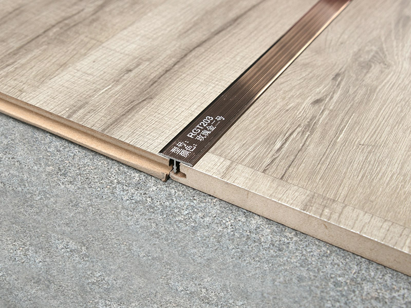 Trim Aluminium berbentuk T