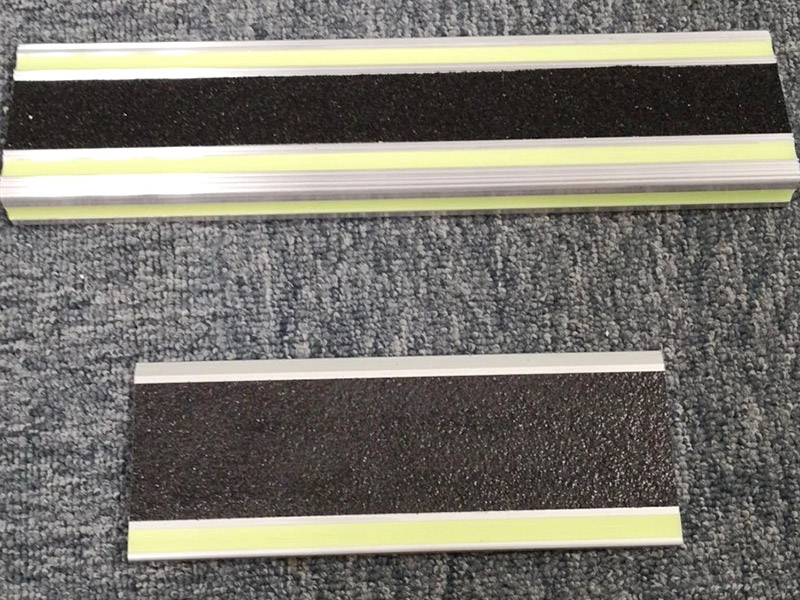 Jalur Hidung Tangga Bercahaya