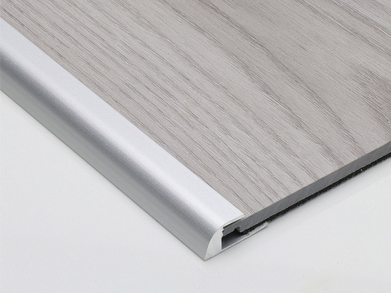 Kemasan Lantai berbentuk C