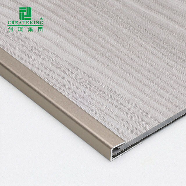 Jalur Peralihan Lantai berbentuk C 22x6mm 