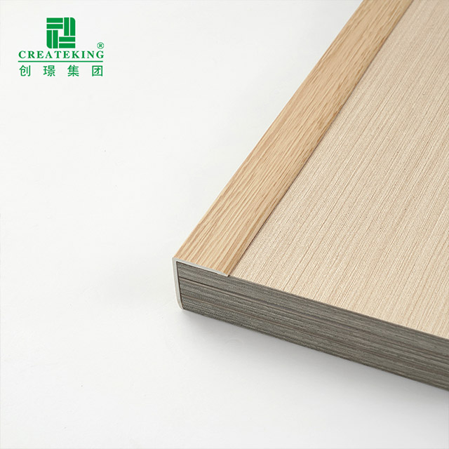 32*28mm Pelindung Sudut Lantai Kayu Pepejal PVC berbentuk L 