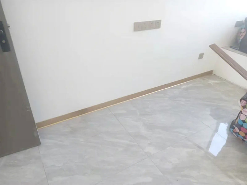 Mengubah Bahagian Dalaman Anda dengan Papan Skirting Aluminium: Trend Reka Bentuk Moden